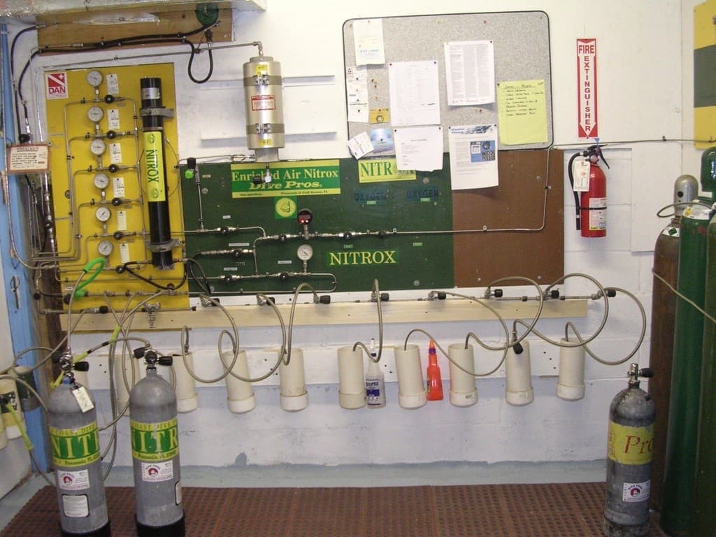 Enriched Air Nitrox fill station at Dive Pros